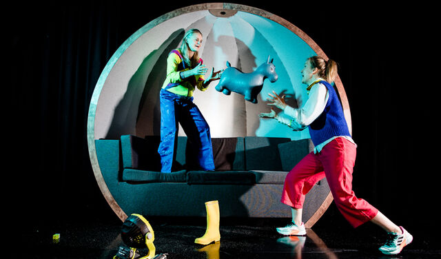 Billede fra forestillingen 'Tag en Ting'