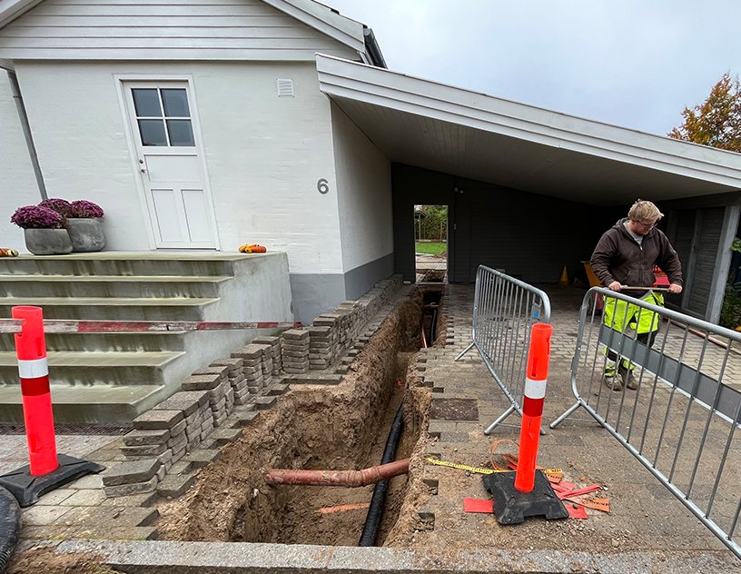 Billede af stikledning i indkørsel