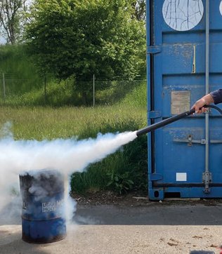 Billede af medarbejder på brandkursus