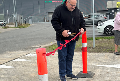 Billede fra åbningen af Kirke Stillinge Haveaffald