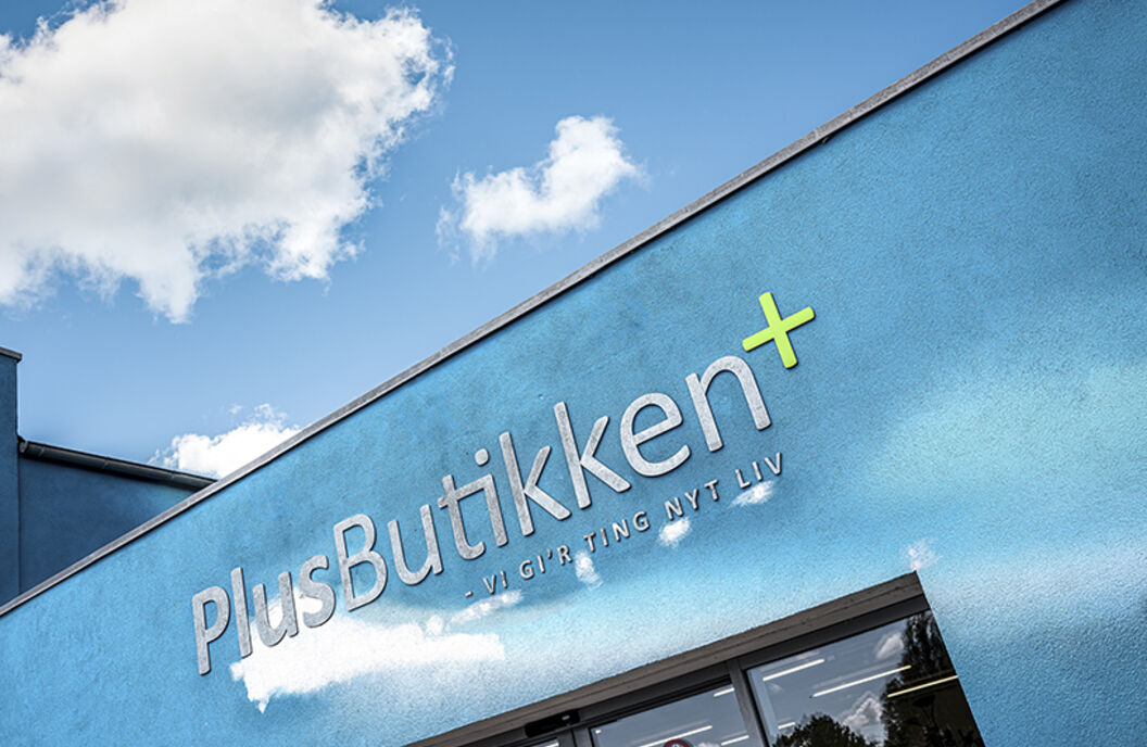 Billede af indgangen til PlusButikken i Næstved
