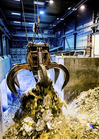 Billede af affaldskranen på Næstved Affaldsenergi